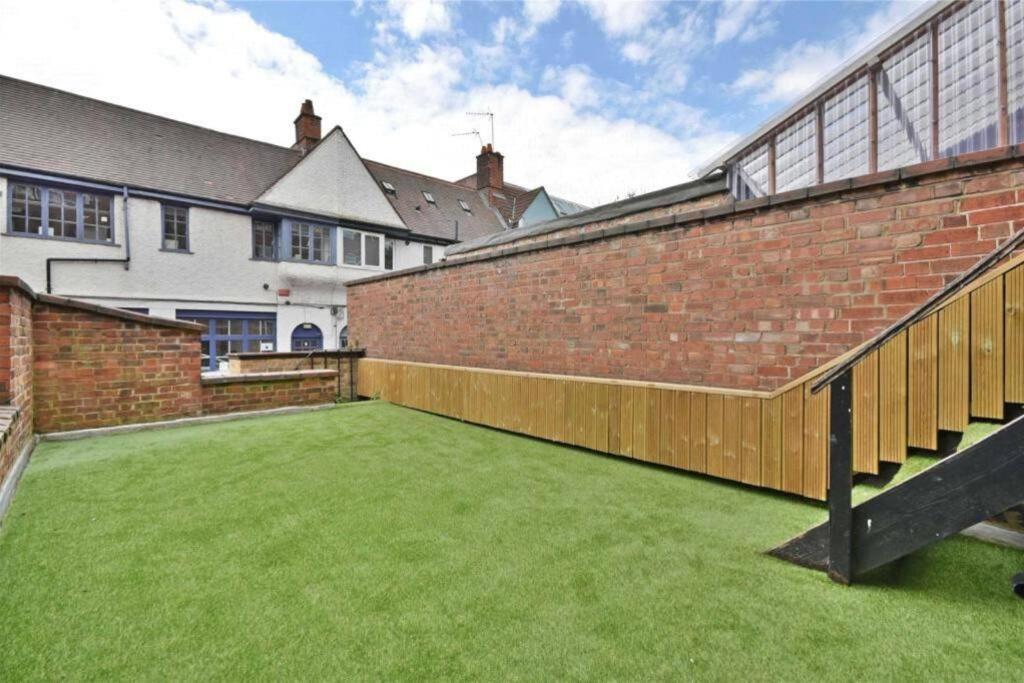 Luxury 3 Bed Apartment - Huge Outdoor Terrace & Amazing Transport Links Londres Exterior foto